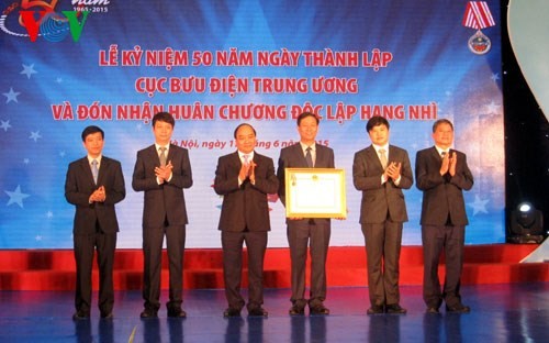 PTT Nguyễn Xuân Phúc dự kỷ niệm thành lập Cục Bưu điện Trung ương - ảnh 1
