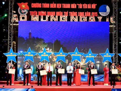 Thủ đô Hà Nội tổ chức nhiều hoạt động kỷ niệm 61 năm ngày giải phóng - ảnh 1
