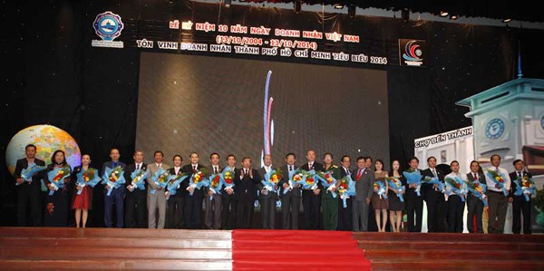 Thành phố Hồ Chí Minh tôn vinh 100 doanh nghiệp tiêu biểu - ảnh 1
