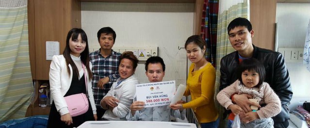Người Việt ở Hàn Quốc giúp đỡ đồng hương bị tai nạn - ảnh 1