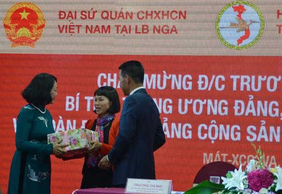Trưởng Ban Dân vận TW Trương Thị Mai gặp mặt cộng đồng người Việt tại Nga - ảnh 5