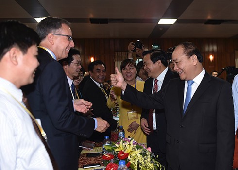 Thủ tướng Nguyễn Xuân Phúc dự Hội nghị xúc tiến đầu tư vào tỉnh Long An - ảnh 1