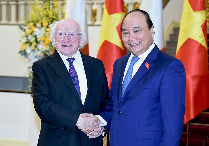Thủ tướng Nguyễn Xuân Phúc hội kiến Tổng thống Ireland - ảnh 1