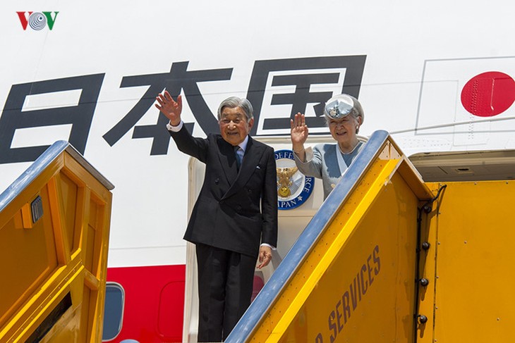 Nhà vua Nhật Bản Akihito và Hoàng hậu kết thúc tốt đẹp chuyến thăm cấp Nhà nước tới Việt Nam  - ảnh 1