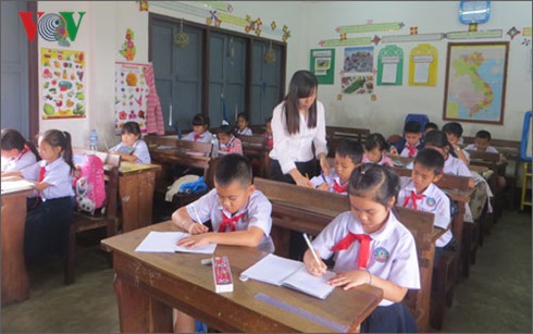 Những cô giáo người Việt ở đất nước Triệu Voi - ảnh 1