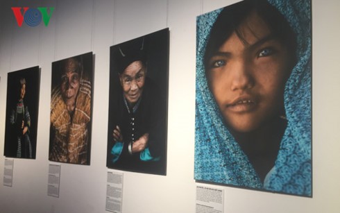  Trưng bày 35 bức ảnh về chân dung đồng bào các dân tộc Việt Nam - ảnh 1