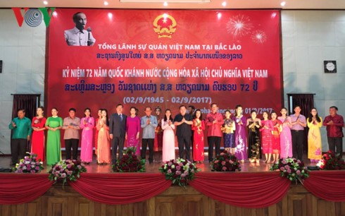  Đại sứ quán Việt Nam tại Campuchia và bắc Lào kỷ niệm 72 năm Quốc khánh - ảnh 5