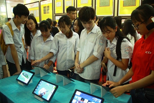 Tỉnh Tuyên Quang tổ chức triển lãm bản đồ, trưng bày tư liệu “ Hoàng Sa, Trường Sa của Việt Nam - ảnh 1