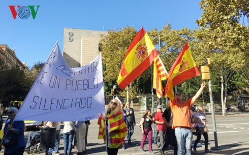 Chấm dứt khủng hoảng ở Catalonia bằng bầu cử - ảnh 1