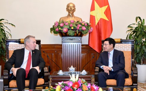 Phó Thủ tướng, Bộ trưởng Ngoại giao Phạm Bình Minh tiếp Đại sứ Hoa Kỳ Ted Osius chào từ biệt - ảnh 1