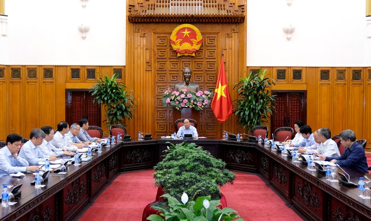 Thủ tướng Chính phủ Nguyễn Xuân Phúc chủ trì họp về hợp tác thương mại Việt Nam – EU  - ảnh 1