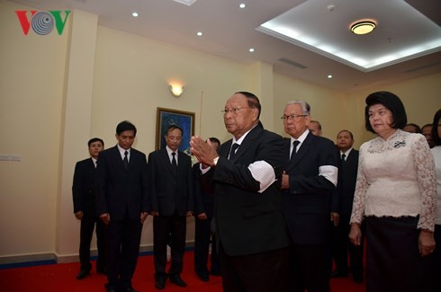 Đại sứ quán Việt Nam tại Campuchia tổ chức Lễ viếng Chủ tịch nước Trần Đại Quang - ảnh 2