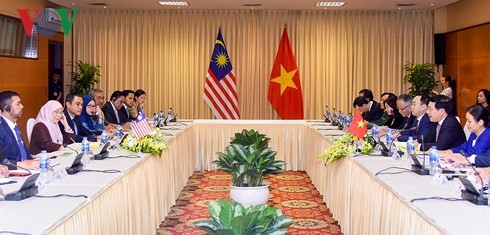 Phó Thủ tướng Phạm Bình Minh hội đàm với Phó Thủ tướng Malaysia - ảnh 2