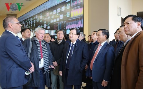 Phó Thủ tướng Chính phủ Trịnh Đình Dũng gặp gỡ và làm việc với các đại diện doanh nghiệp Nga - ảnh 2