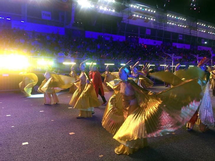 Cộng đồng người Việt tham gia lễ hội đường phố Chingay Parade tại Singapore - ảnh 17