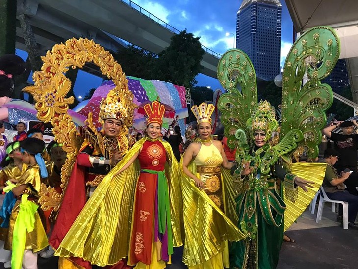 Cộng đồng người Việt tham gia lễ hội đường phố Chingay Parade tại Singapore - ảnh 21