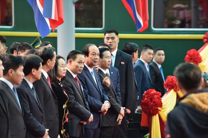 Những hình ảnh Chủ tịch Triều Tiên Kim Jong-un đến Việt Nam - ảnh 15