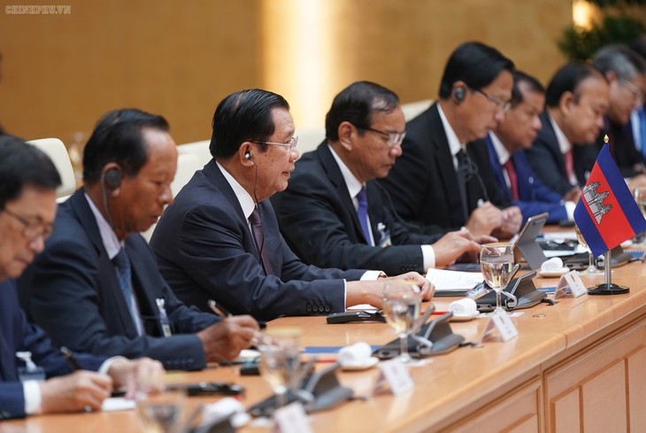 Thủ tướng Nguyễn Xuân Phúc chủ trì lễ đón Thủ tướng Campuchia Hun Sen - ảnh 8