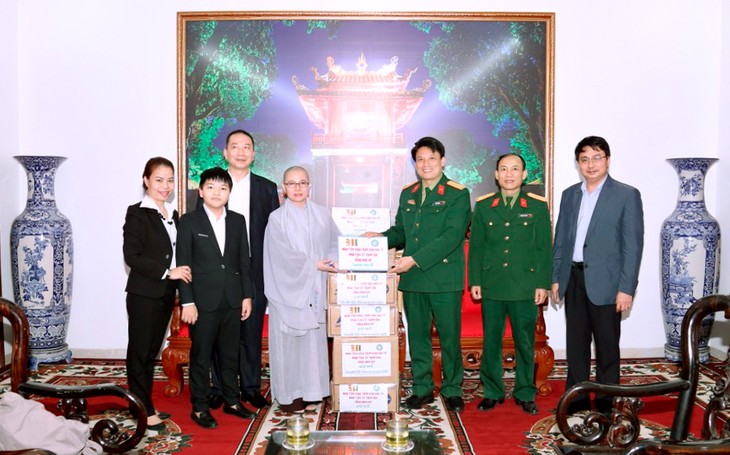 Hội Phật tử Việt Nam tại Hàn Quốc thăm và tặng quà Trung tâm cách ly người từ vùng dịch trở về - ảnh 1