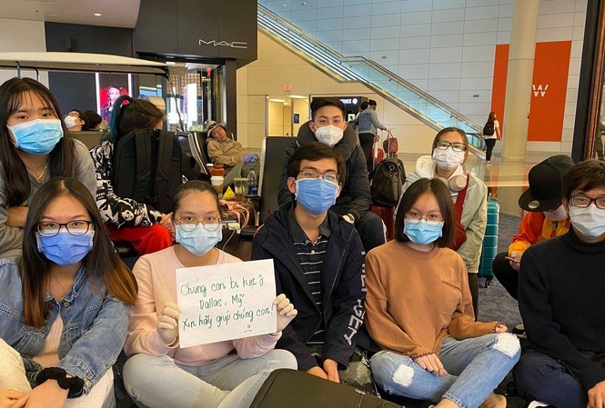 40 du học sinh Việt Nam mắc kẹt ở sân bay Mỹ - ảnh 1