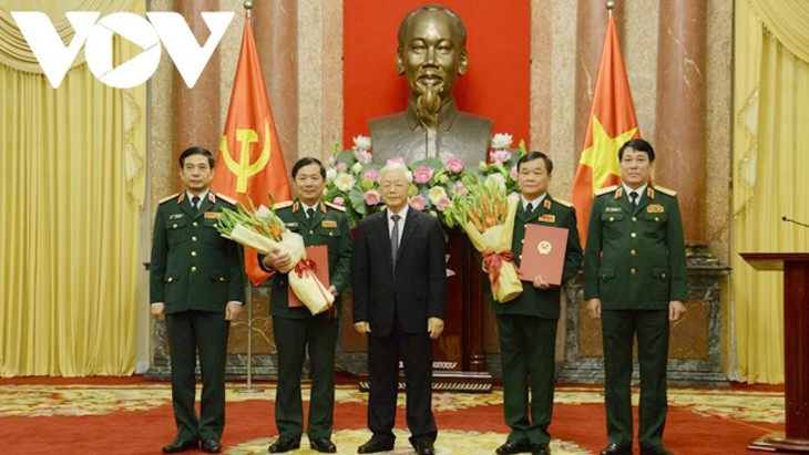 Tổng Bí thư, Chủ tịch nước Nguyễn Phú Trọng trao Quyết định thăng hàm cấp Thượng tướng cho cho hai sỹ quan cao cấp  - ảnh 1