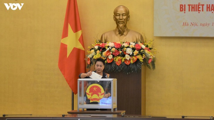Chủ tịch Quốc hội Nguyễn Thị Kim Ngân dự lễ phát động quyên góp ủng hộ đồng bào các tỉnh miền Trung - ảnh 1