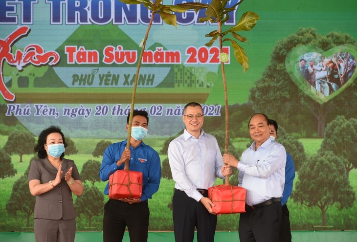 Thủ tướng Nguyễn Xuân Phúc truyền thông điệp của Chương trình 1 tỷ cây xanh - ảnh 2