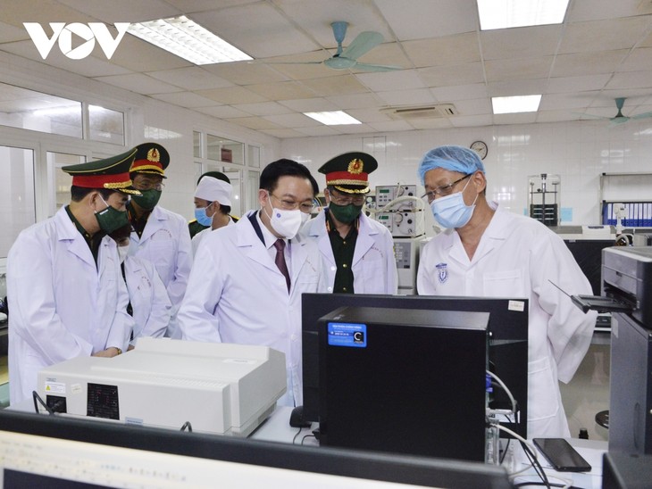 Chủ tịch Quốc hội: Học viện Quân y cần đẩy nhanh tiến độ sản xuất vaccine Nanocovax - ảnh 2