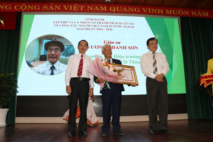 Vinh danh các kiều bào tiêu biểu có nhiều đóng góp cho sự phát triển Thành phố Hồ Chí Minh - ảnh 1