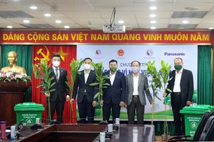 Trao tặng tỉnh Tuyên Quang 110.000 cây xanh - ảnh 1