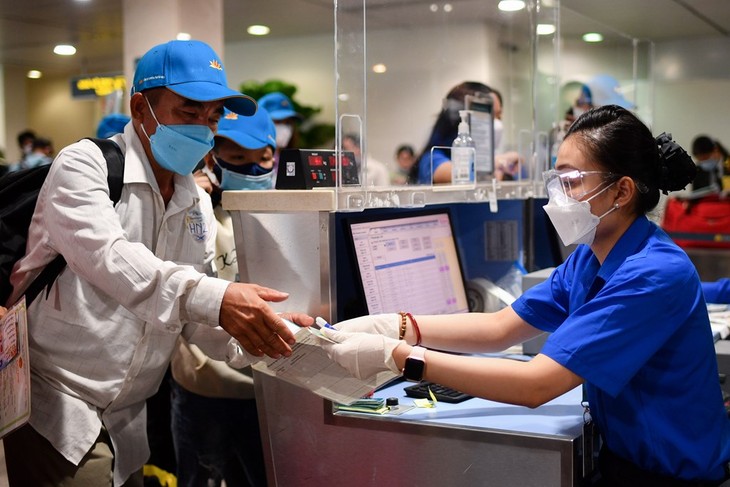 Vietnam Airlines đồng hành vận chuyển người lao động có hoàn cảnh khó khăn về quê đón Tết - ảnh 1