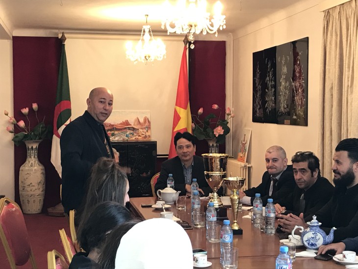Đại sứ Việt Nam tại Algeria chúc mừng Đội tuyển Quán Khí đạo Algeria - ảnh 1