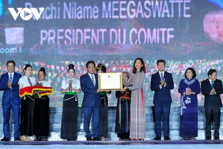 Thủ tướng Phạm Minh Chính dự lễ đón Bằng của UNESCO ghi danh Nghệ thuật Xòe Thái - ảnh 1