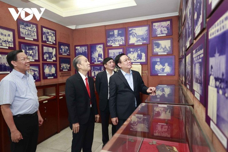 Chủ tịch Quốc hội Vương Đình Huệ tưởng nhớ, tri ân cố Chủ tịch Quốc hội Nguyễn Hữu Thọ - ảnh 2