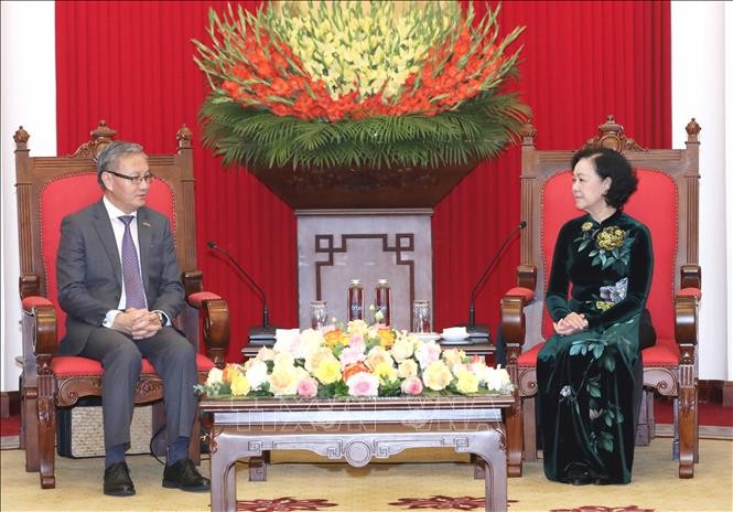 Việt Nam và Lào thúc đẩy việc triển khai thực hiện các thỏa thuận cấp cao - ảnh 1