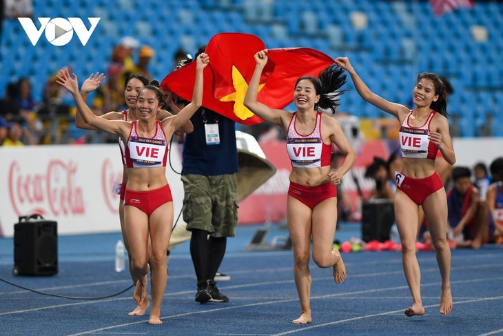 Điền kinh Việt Nam giành HCV chạy tiếp sức nữ 4x400m châu Á 2023 - ảnh 1