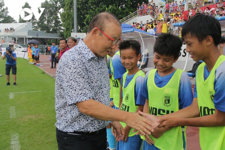 Ông Park Hang-seo muốn cống hiến cho bóng đá trẻ Việt Nam - ảnh 1