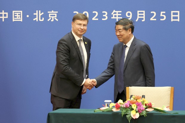 EU - Trung Quốc nỗ lực hợp tác thương mại cân bằng - ảnh 1