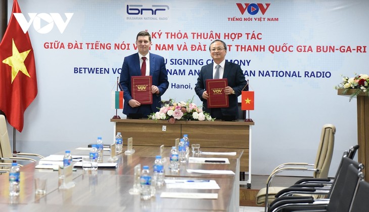 Đài Tiếng nói Việt Nam và Đài Phát thanh quốc gia Bungari ký kết thỏa thuận hợp tác - ảnh 1