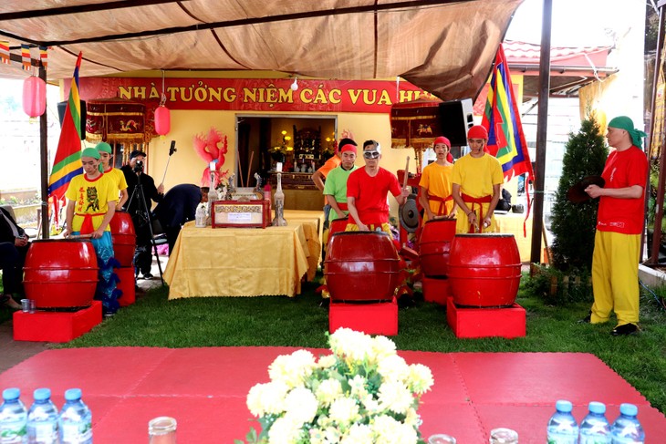 Người Việt ở Ba Lan long trọng tổ chức Lễ Giỗ Tổ - Vua Hùng - ảnh 13