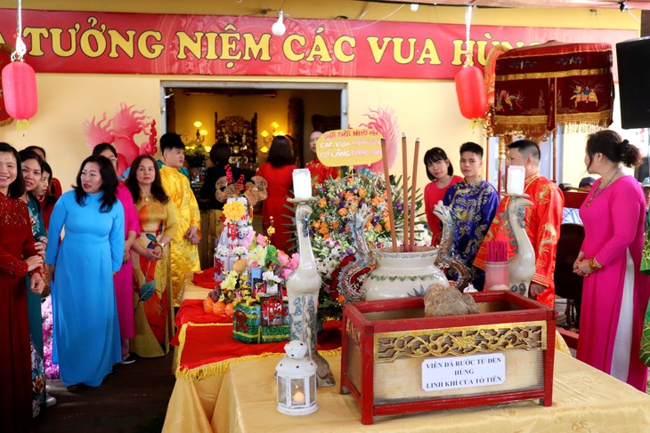 Người Việt ở Ba Lan long trọng tổ chức Lễ Giỗ Tổ - Vua Hùng - ảnh 7