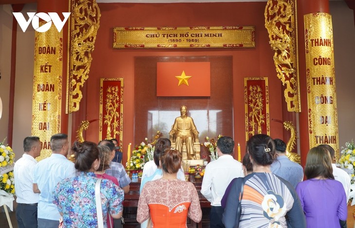 Cộng đồng kiều bào kỷ niệm 134 ngày sinh Chủ tịch Hồ Chí Minh - ảnh 1