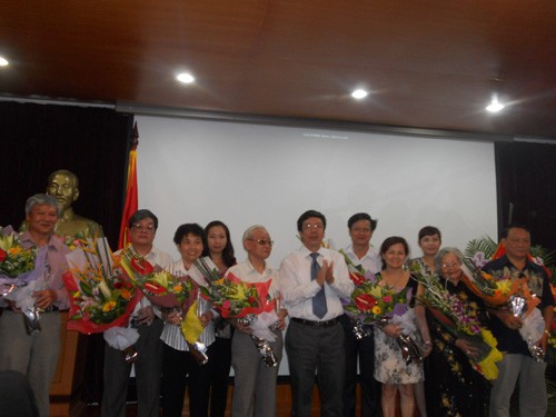 Đài Tiếng nói Việt Nam gặp mặt nghệ sỹ ưu tú năm 2012 - ảnh 1