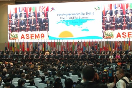 Hội nghị Cấp cao ASEM 9 đã bế mạc, thông qua hai văn kiện và nhiều sáng kiến mới - ảnh 1