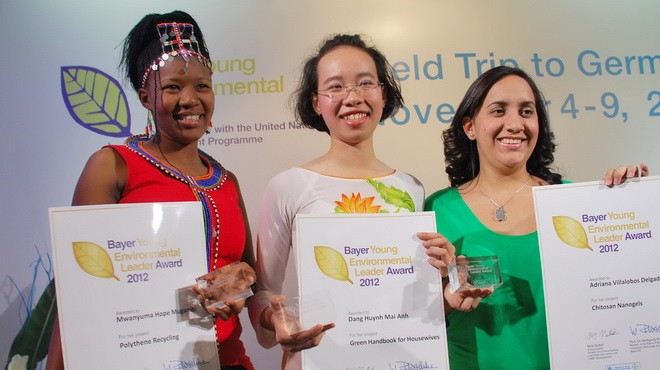 Sinh viên Việt Nam nhận giải thưởng Nhà lãnh đạo môi trường trẻ Bayer toàn cầu - ảnh 1