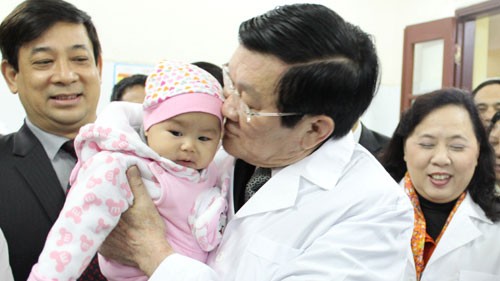 Chủ tịch nước Trương Tấn Sang đề nghị phát triển mạnh y tế dự phòng - ảnh 1