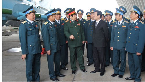 Chủ tịch nước thăm Quân chủng Phòng không - không quân - ảnh 1
