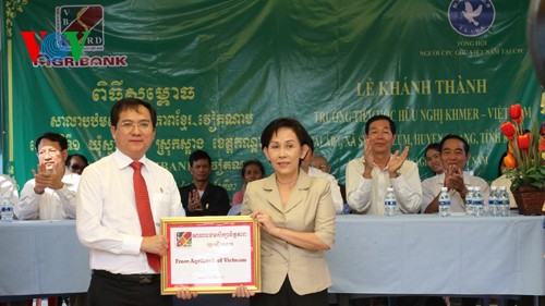 Phát triển trường học dành cho con em Việt kiều tại Campuchia - ảnh 1