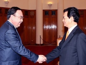 Thủ tướng Nguyễn Tấn Dũng tiếp Đại sứ Kazakhstan - ảnh 1