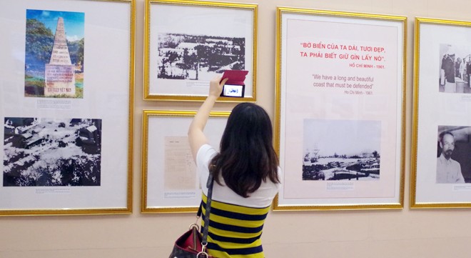 Khai mạc triển lãm “ Chủ tịch Hồ Chí Minh với biển đảo Việt Nam” - ảnh 1